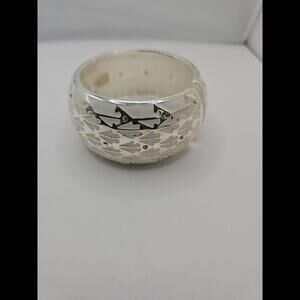 NWOT White Silver Enamel Sequin Brand‎ Clamp bracelet 7 " Circumference Msrp $48